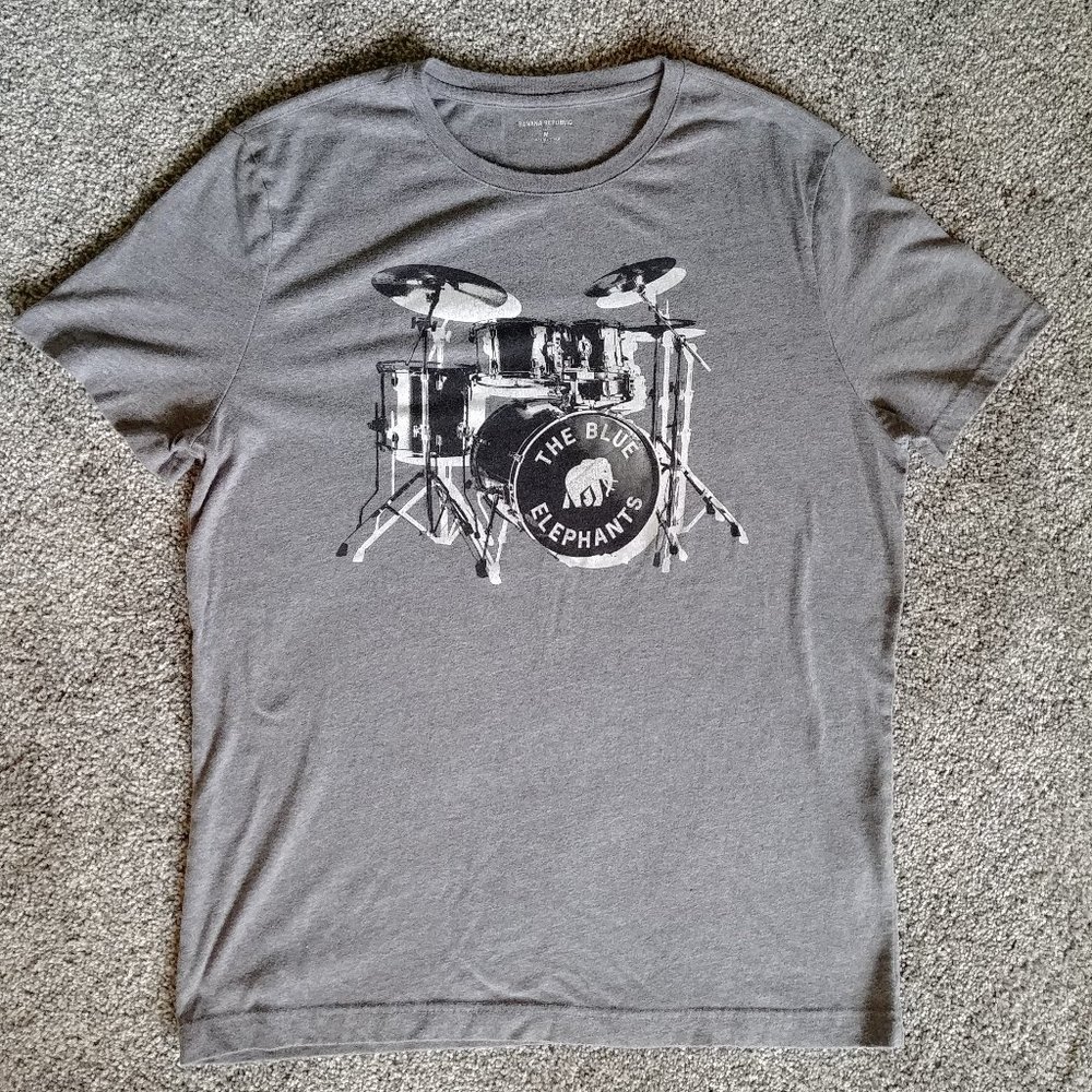 Banana Republic Men's Blue Elephants Graphic T-Shirt Short Sleeve Crew N…